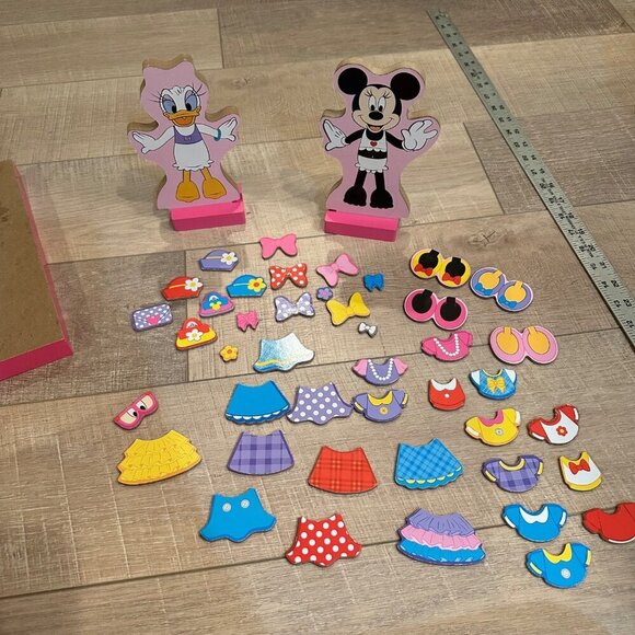 DISNEY MELISSA AND DOUGH MICKEY MOUSE AND DAISY DUCK MAGNETIC DRESS UP WOODEN DO - Picture 1 of 8